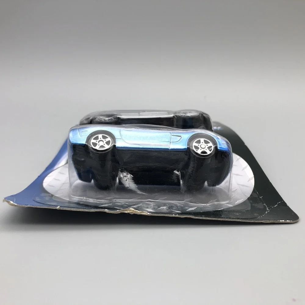 Maisto Double Value Pack Blue Corvette &‎ Silver Hummer Diecast 1/64 Scale